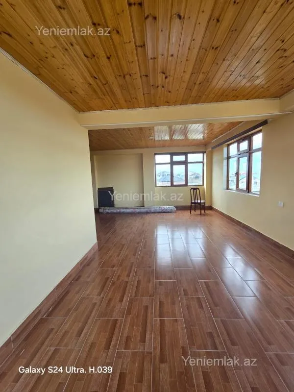 Satılır 7 otaqlı həyət evi 250 m²