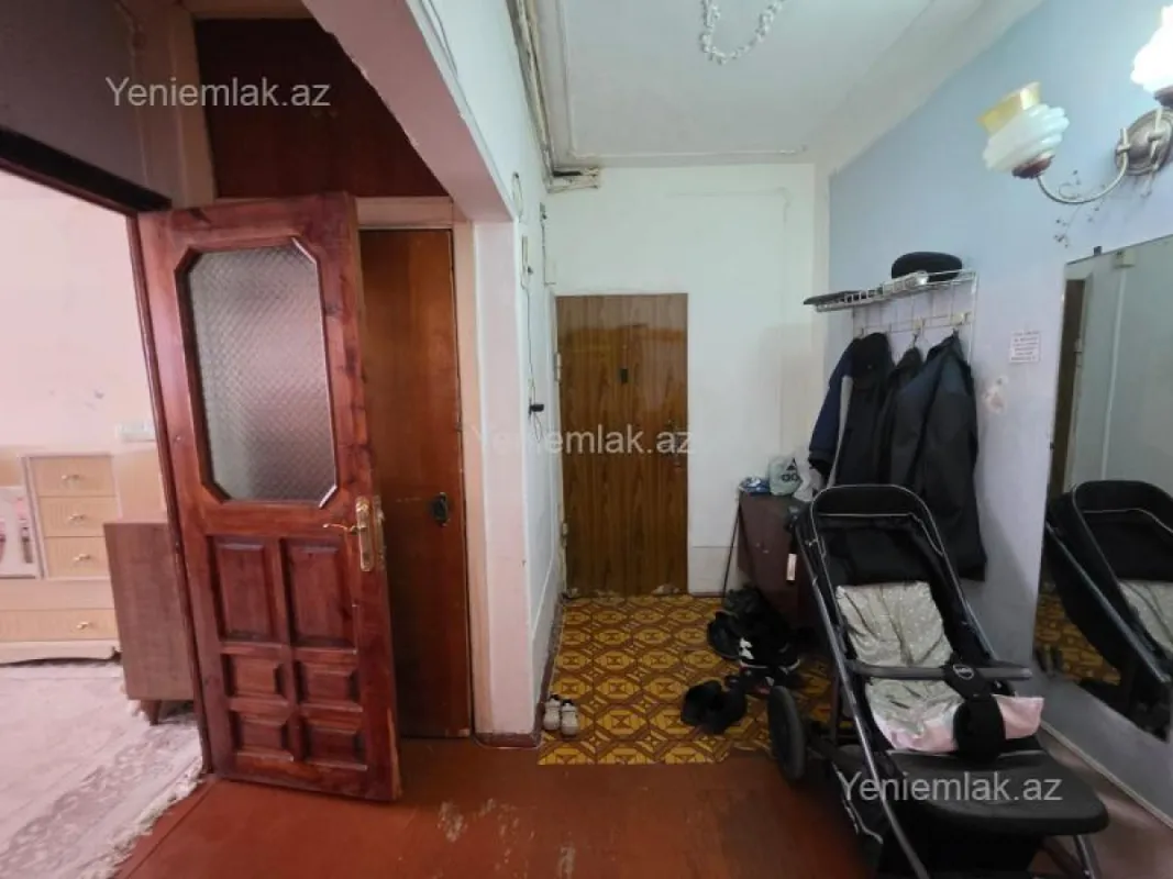 Satılır 3 otaqlı köhnə tikili 80 m²
