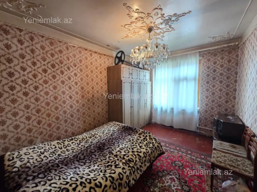 Satılır 3 otaqlı köhnə tikili 80 m²