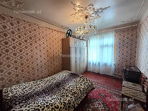 Satılır 3 otaqlı köhnə tikili 80 m²