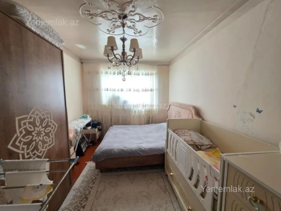 Satılır 3 otaqlı köhnə tikili 80 m²