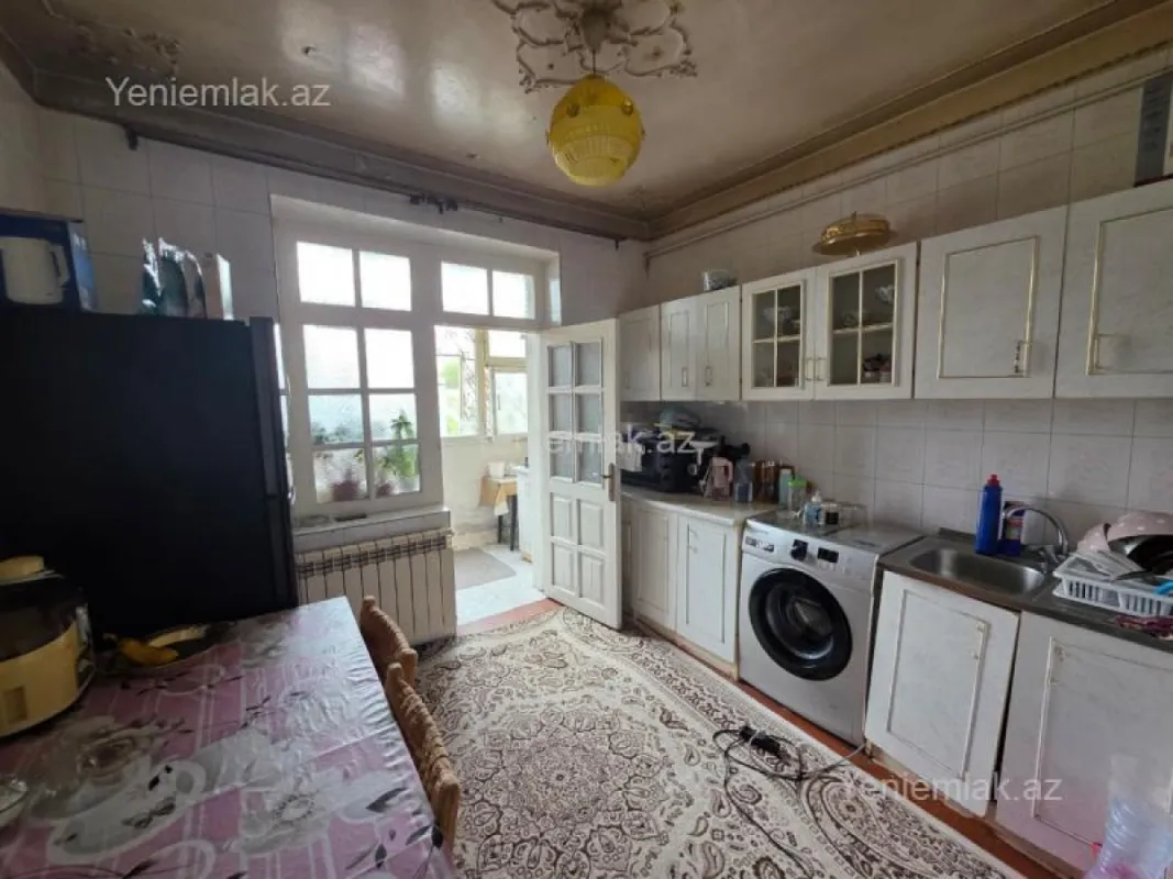 Satılır 3 otaqlı köhnə tikili 80 m²