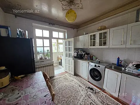 Satılır 3 otaqlı köhnə tikili 80 m²