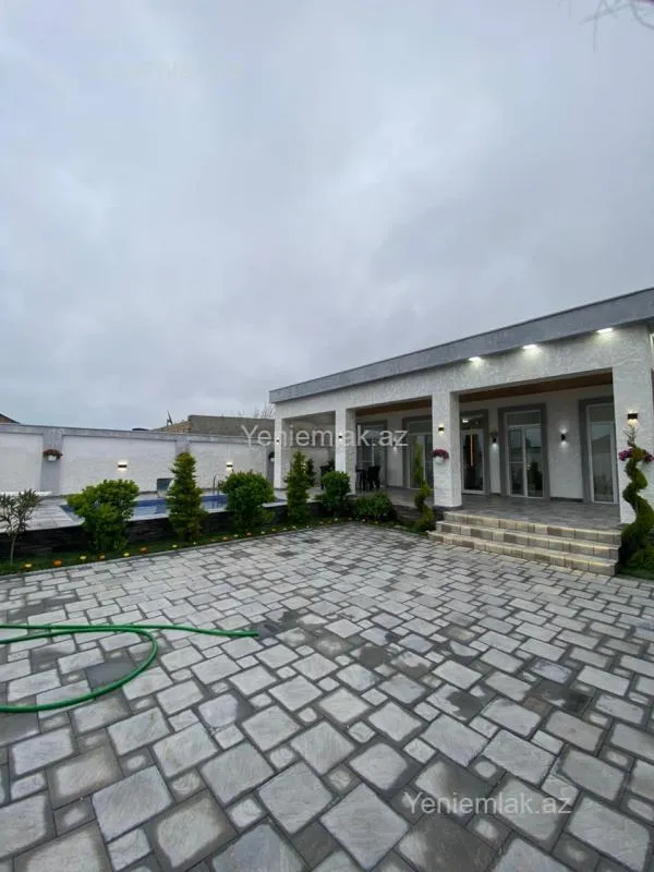 Satılır 4 otaqlı həyət evi 140 m²