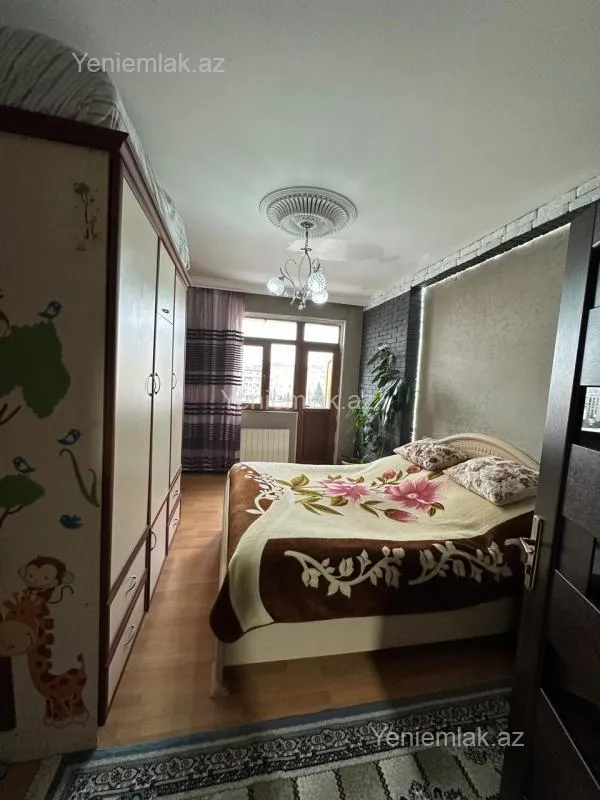 Satılır 3 otaqlı köhnə tikili 80 m²