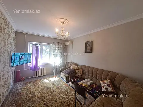 Satılır 3 otaqlı köhnə tikili 80 m²