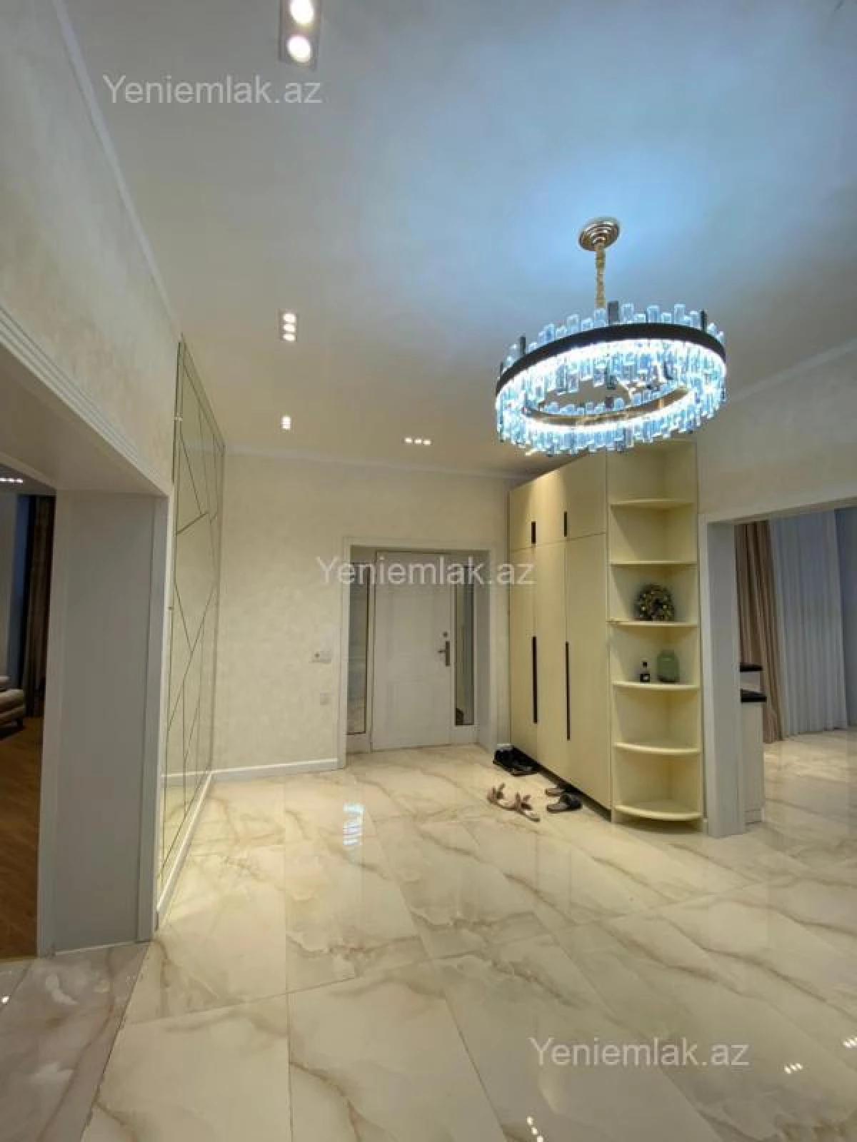 Satılır 6 otaqlı həyət evi 350 m²