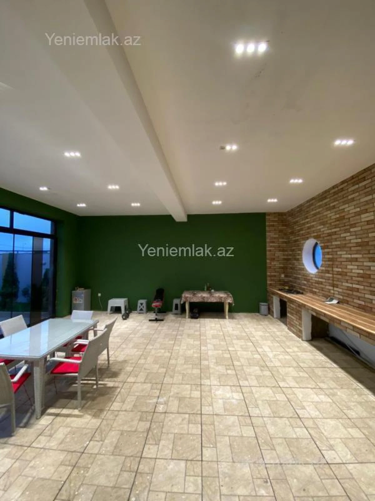 Satılır 6 otaqlı həyət evi 350 m²