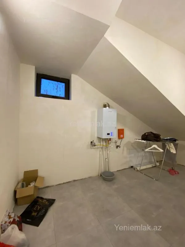 Satılır 6 otaqlı həyət evi 350 m²