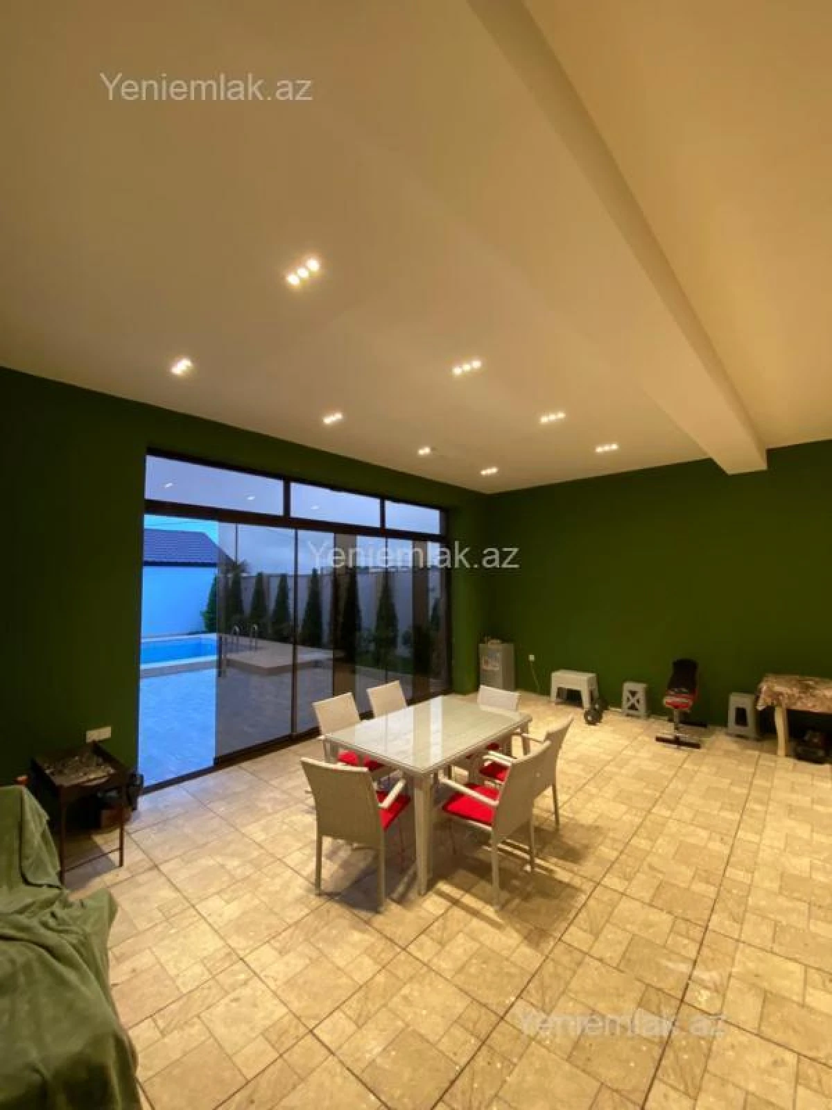 Satılır 6 otaqlı həyət evi 350 m²