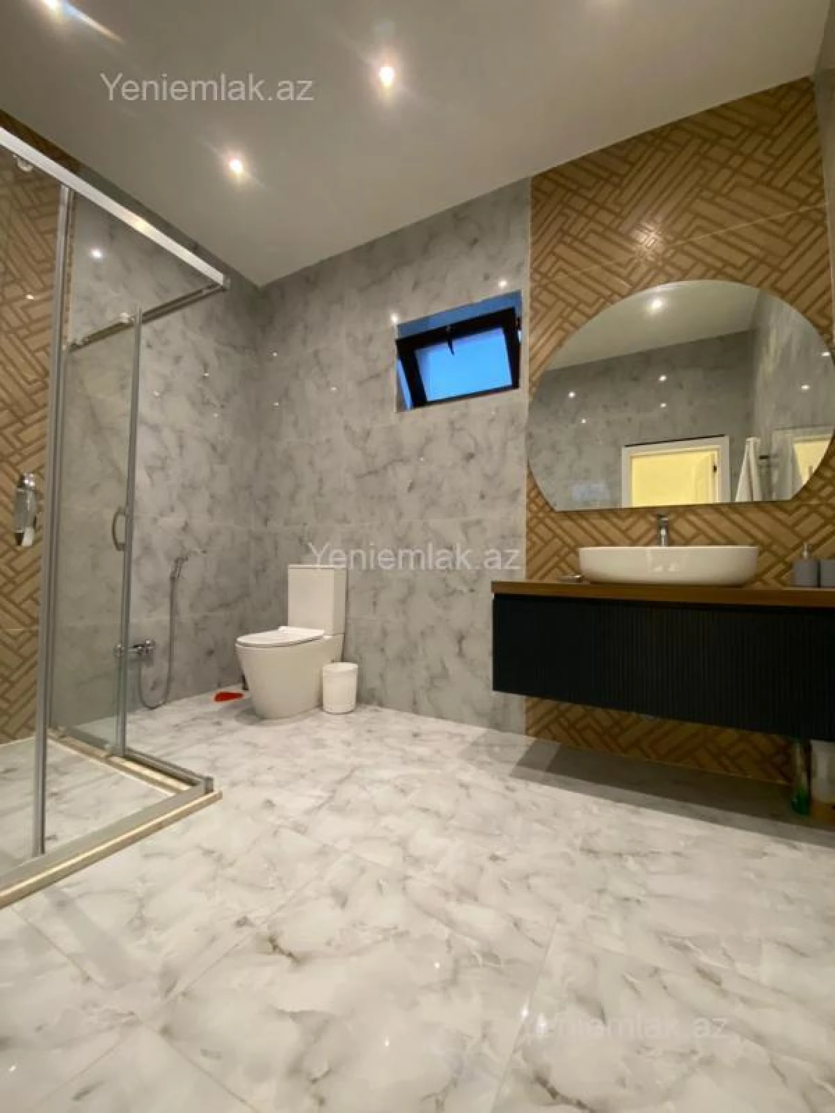 Satılır 6 otaqlı həyət evi 350 m²
