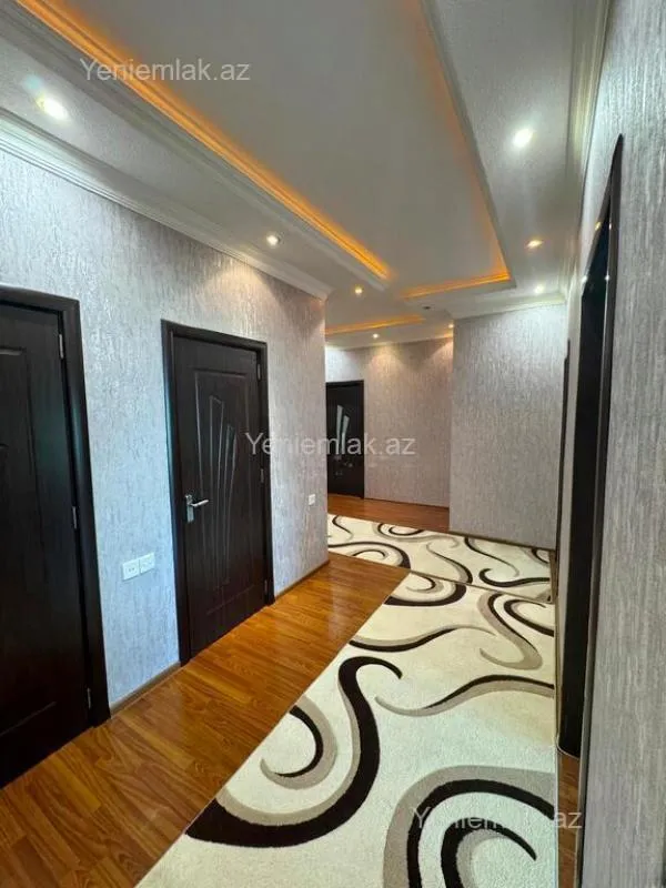 Satılır 4 otaqlı yeni tikili 200 m²