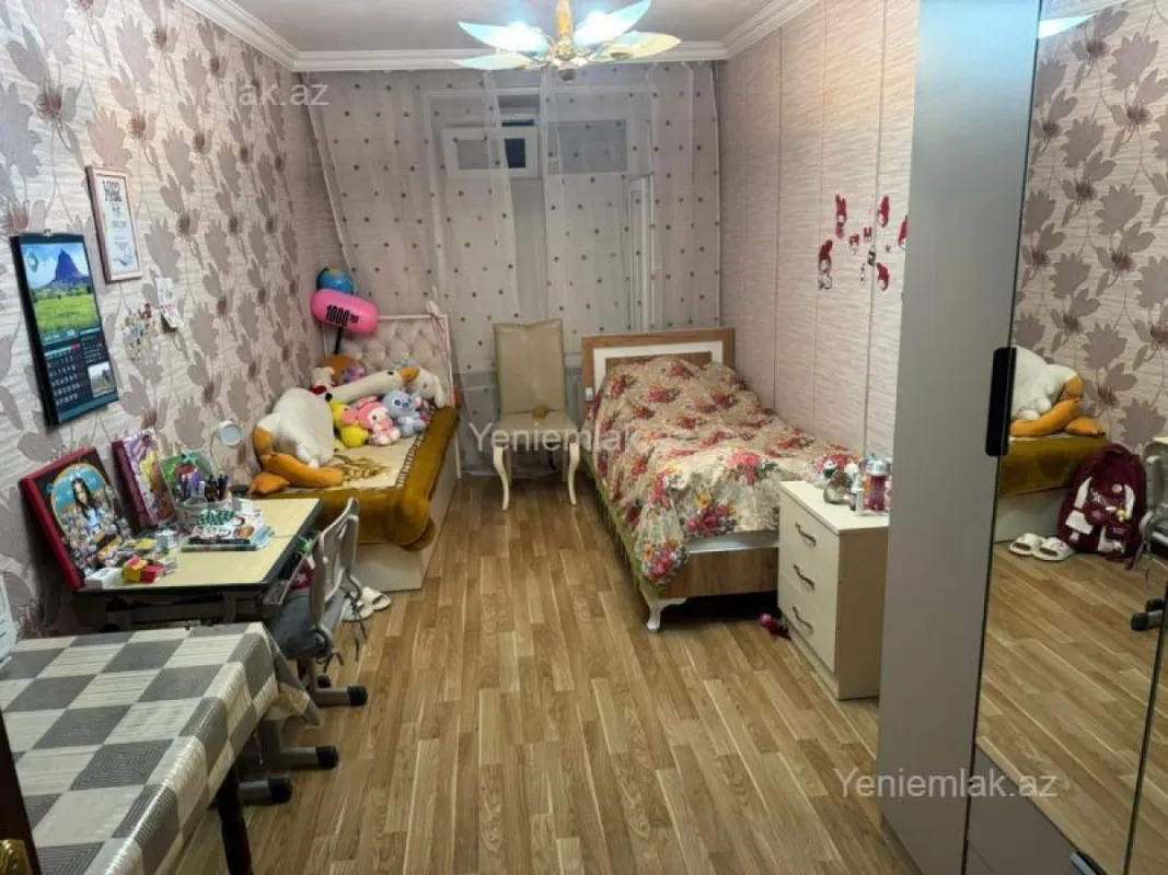 Satılır 3 otaqlı köhnə tikili 70 m²