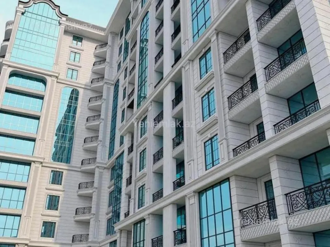 Satılır 4 otaqlı yeni tikili 200 m²