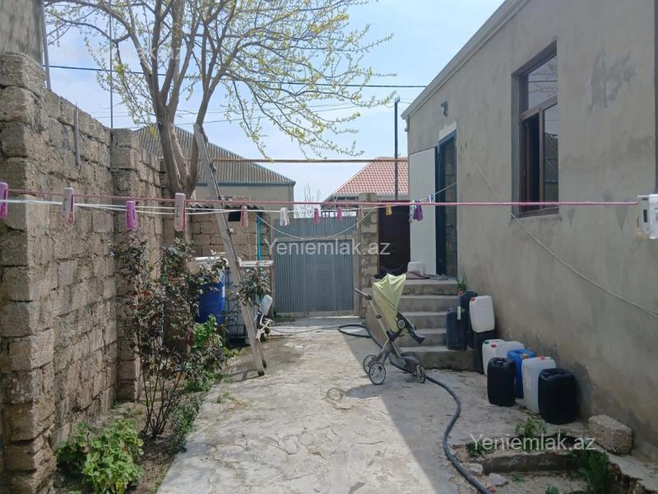 Satılır 3 otaqlı həyət evi 200 m²