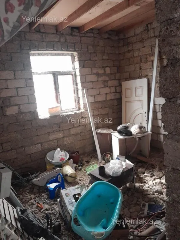 Satılır 3 otaqlı həyət evi 200 m²