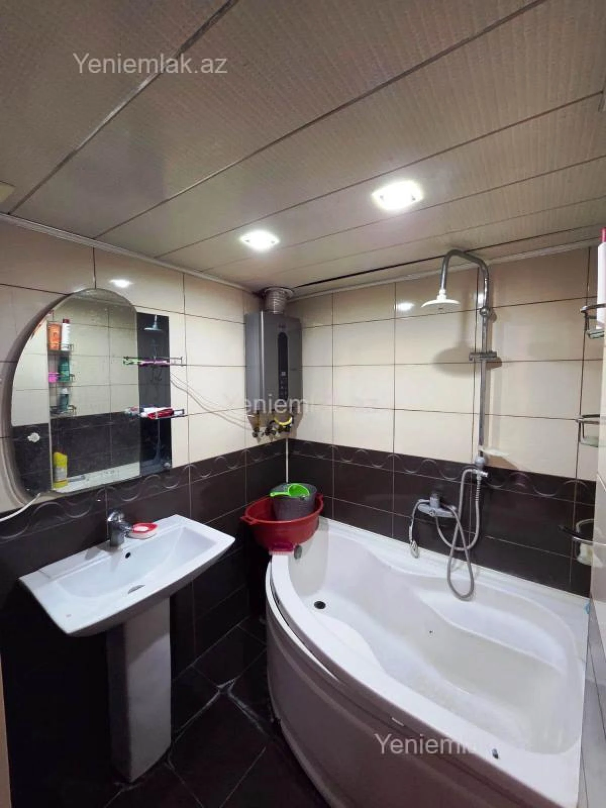 Satılır 2 otaqlı köhnə tikili 60 m²