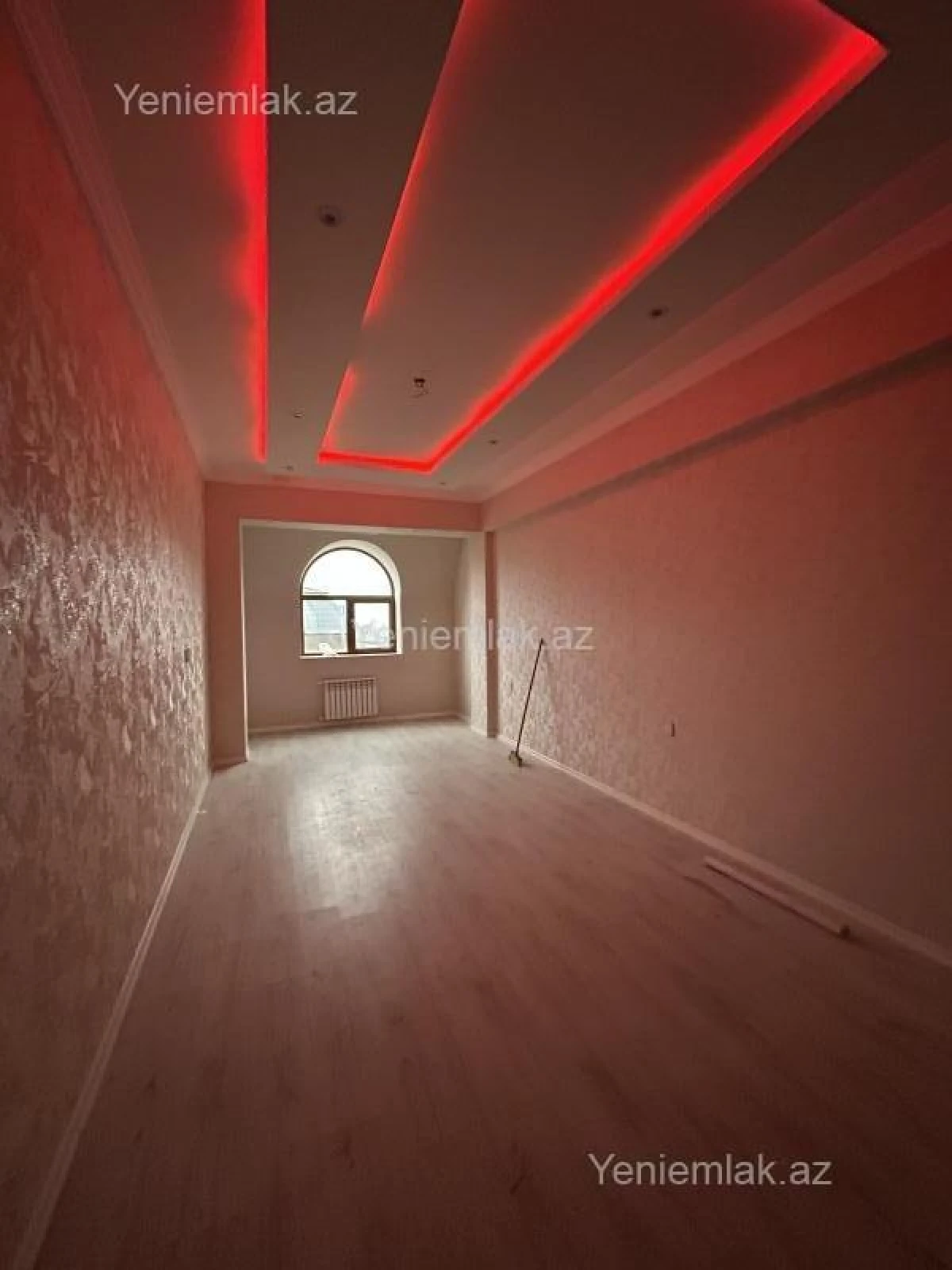 Satılır 3 otaqlı yeni tikili 75 m²