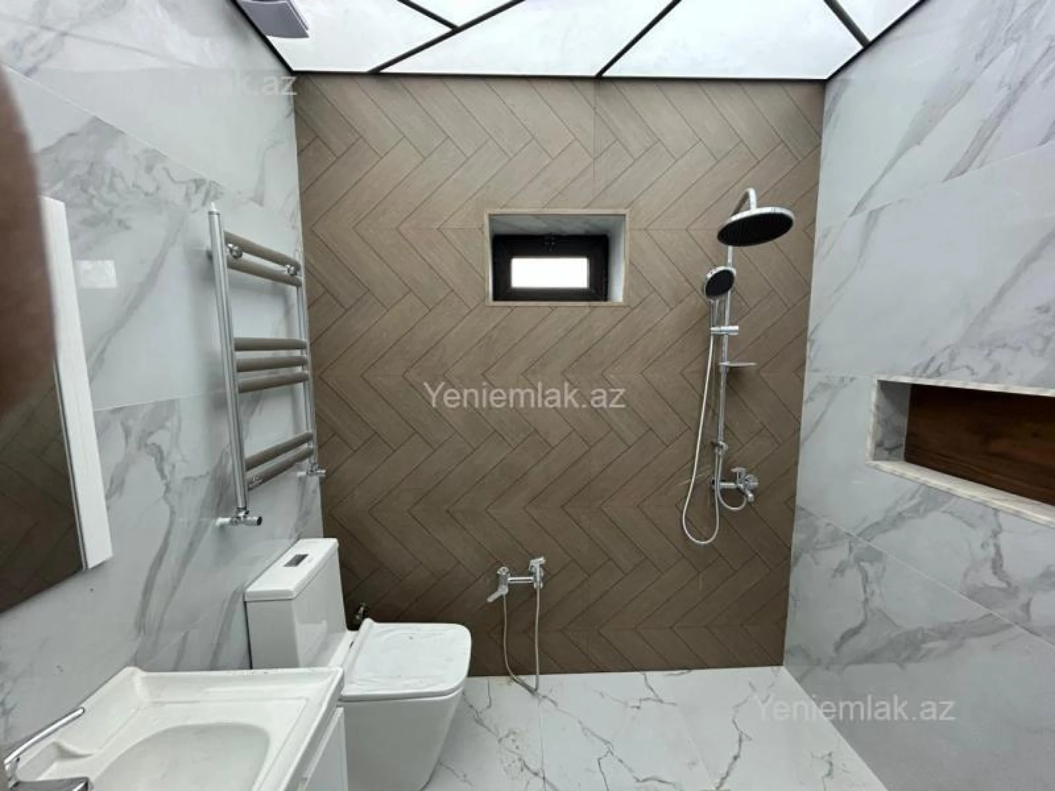 Satılır 4 otaqlı həyət evi 160 m²