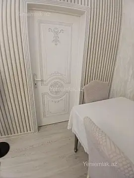 Satılır 4 otaqlı köhnə tikili 85 m²