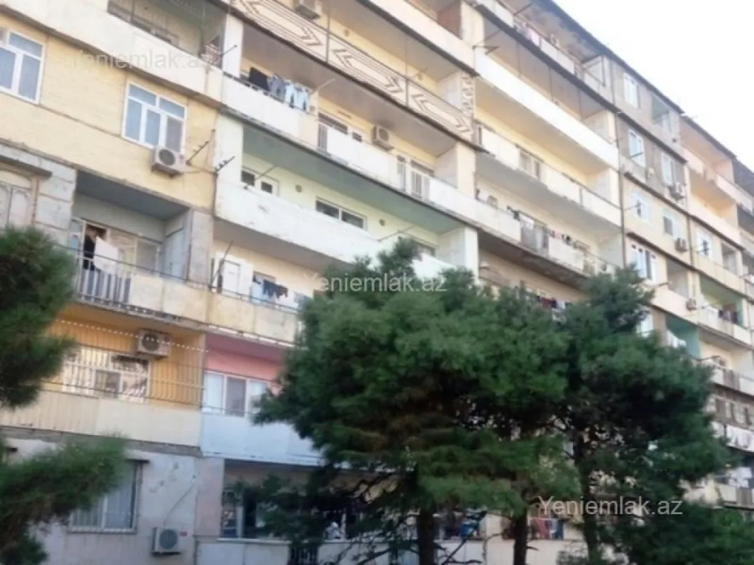 Satılır 4 otaqlı köhnə tikili 110 m²