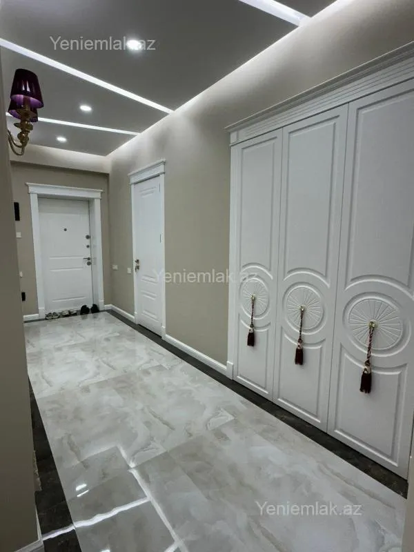 Satılır 3 otaqlı yeni tikili 90 m²