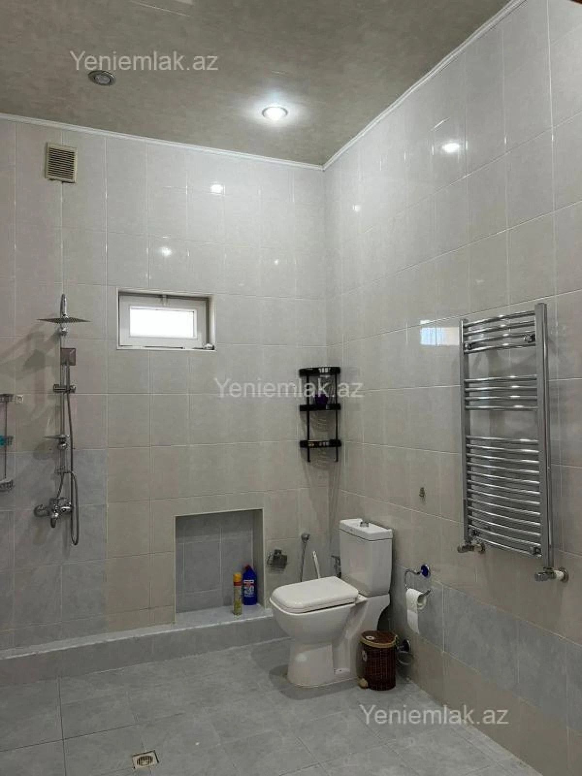 Satılır 7 otaqlı həyət evi 345 m²