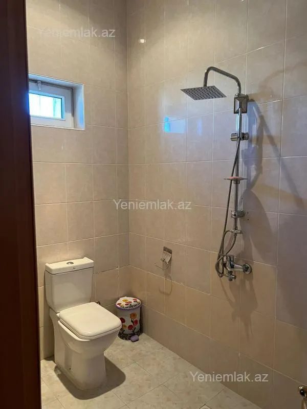 Satılır 7 otaqlı həyət evi 345 m²