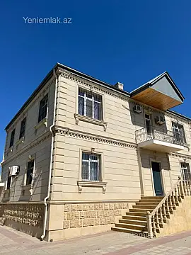 Satılır 7 otaqlı həyət evi 345 m²