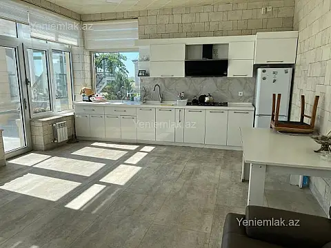 Satılır 7 otaqlı həyət evi 345 m²
