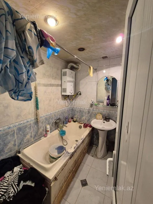Satılır 2 otaqlı köhnə tikili 35 m²