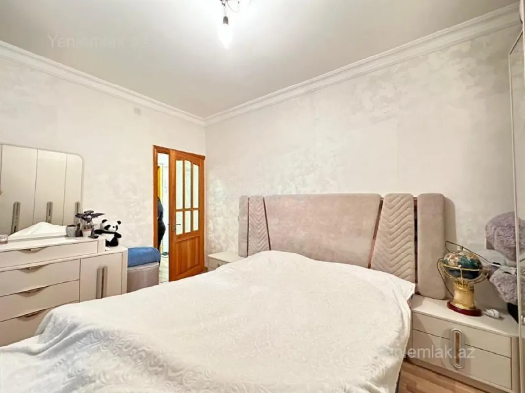 Satılır 2 otaqlı köhnə tikili 65 m²