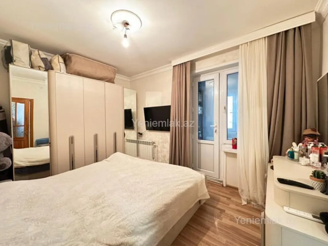 Satılır 2 otaqlı köhnə tikili 65 m²