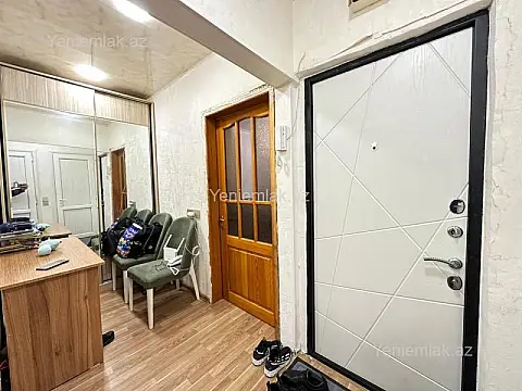 Satılır 2 otaqlı köhnə tikili 65 m²