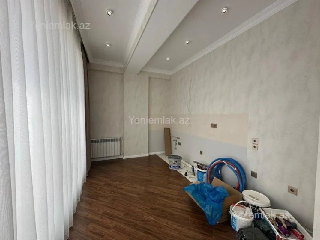Satılır 3 otaqlı yeni tikili 100 m²