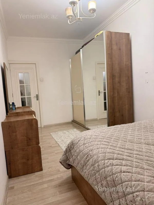 Satılır 3 otaqlı köhnə tikili 70 m²