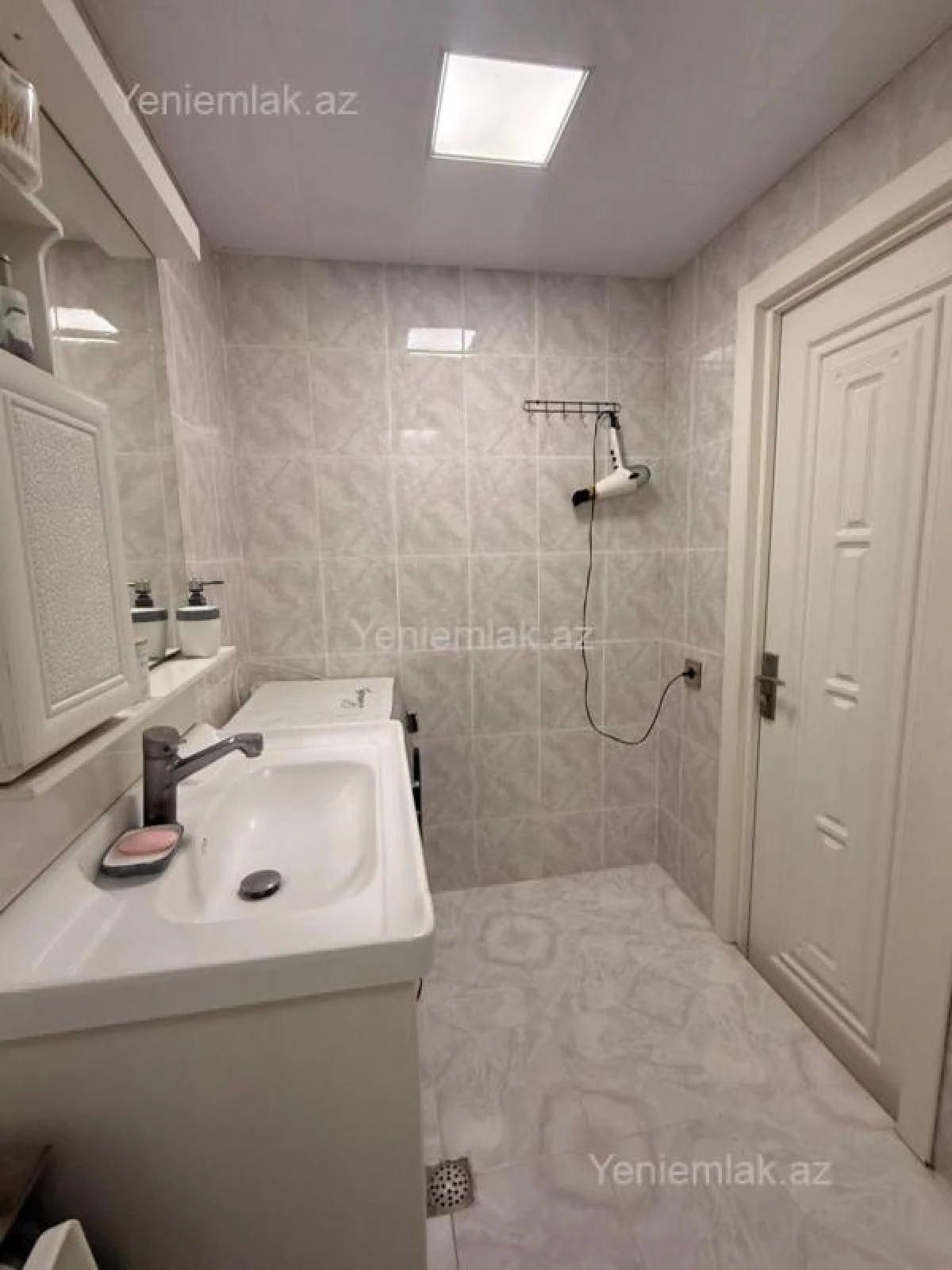 Satılır 3 otaqlı köhnə tikili 70 m²