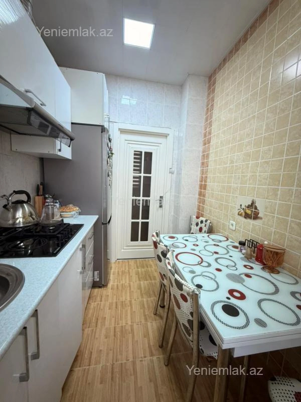 Satılır 3 otaqlı köhnə tikili 70 m²