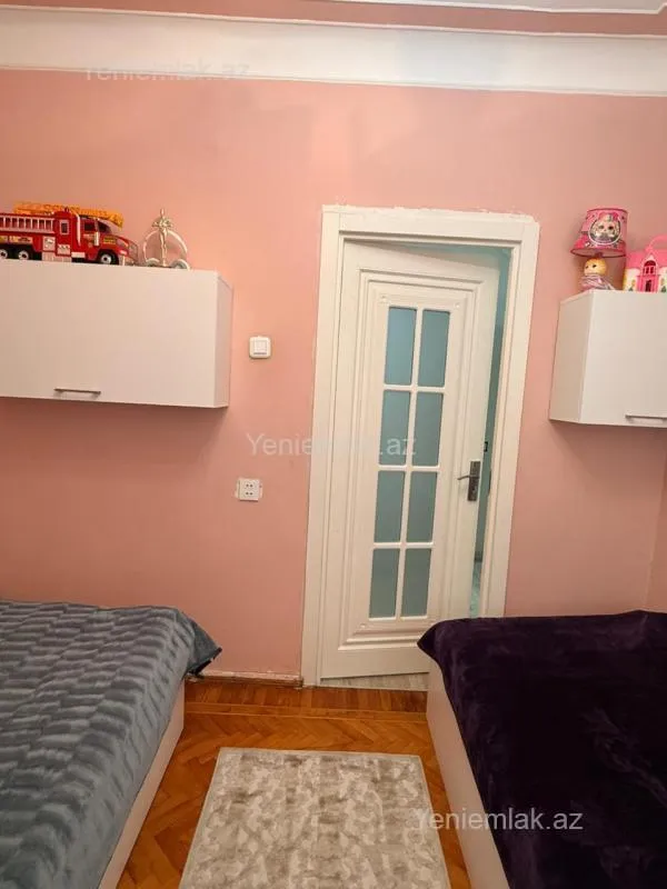 Satılır 3 otaqlı köhnə tikili 70 m²
