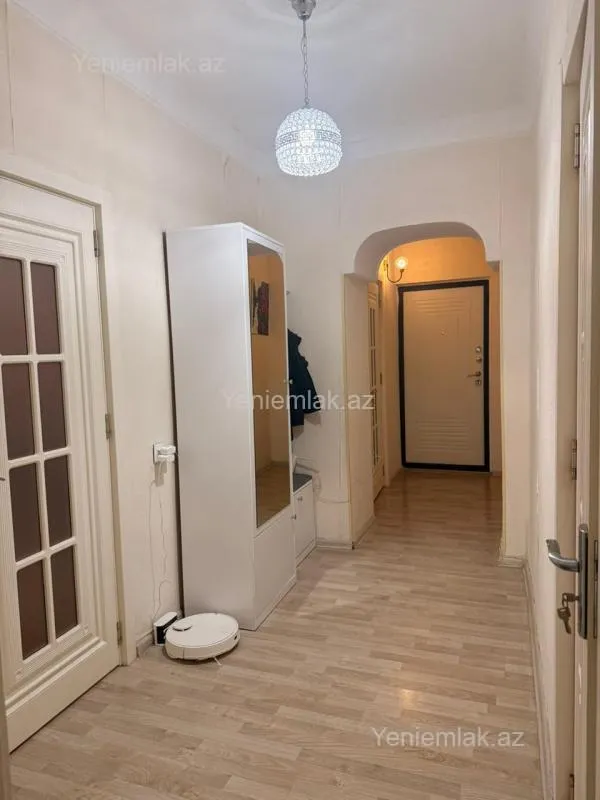 Satılır 3 otaqlı köhnə tikili 70 m²