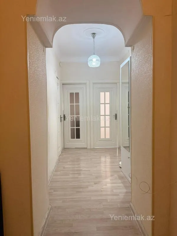 Satılır 3 otaqlı köhnə tikili 70 m²