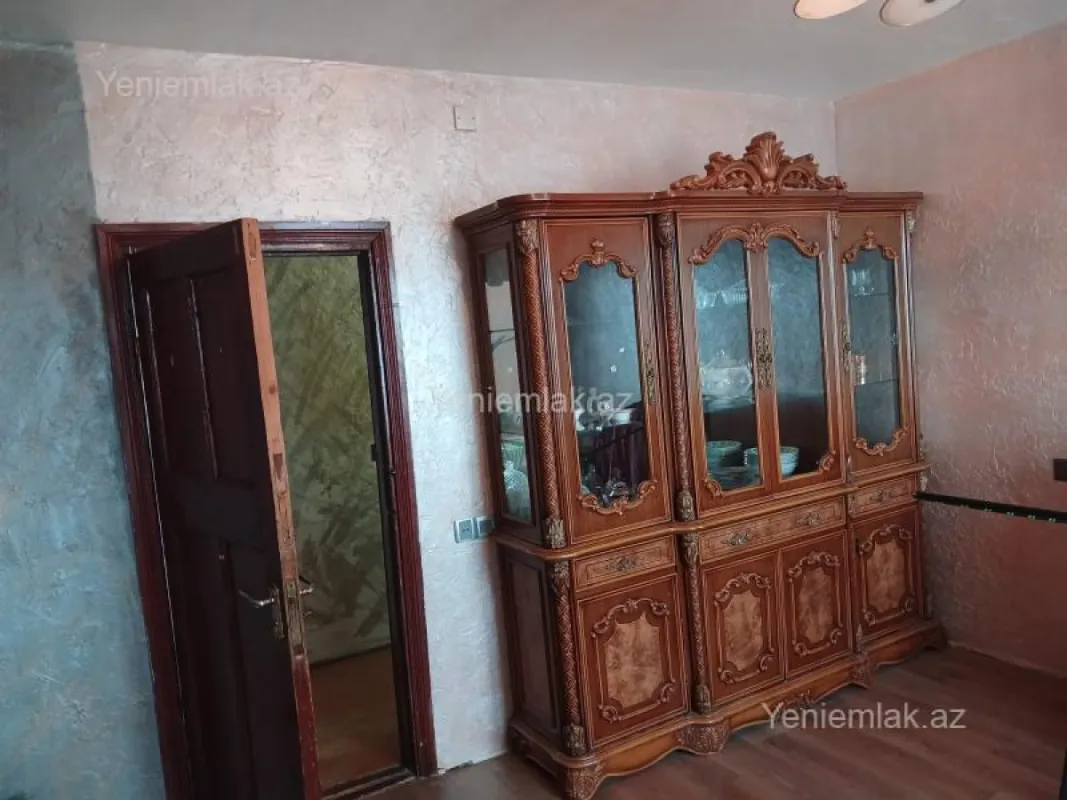 Satılır 5 otaqlı köhnə tikili 100 m²