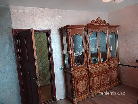 Satılır 5 otaqlı köhnə tikili 100 m²
