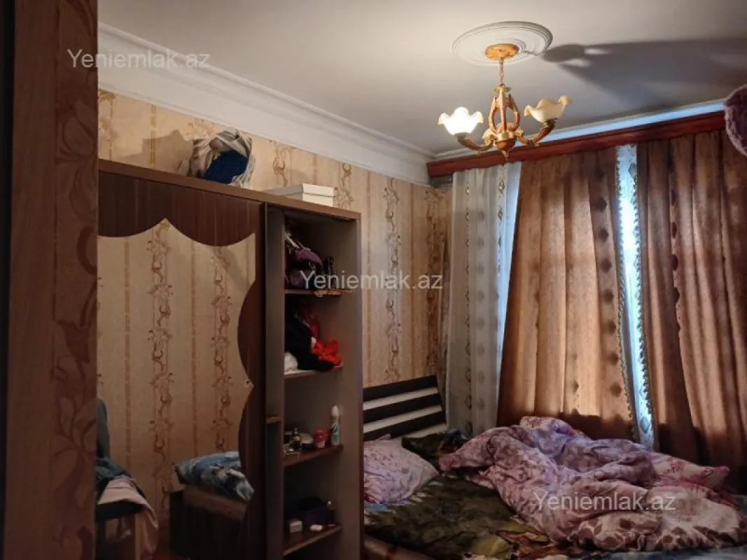 Satılır 5 otaqlı köhnə tikili 100 m²