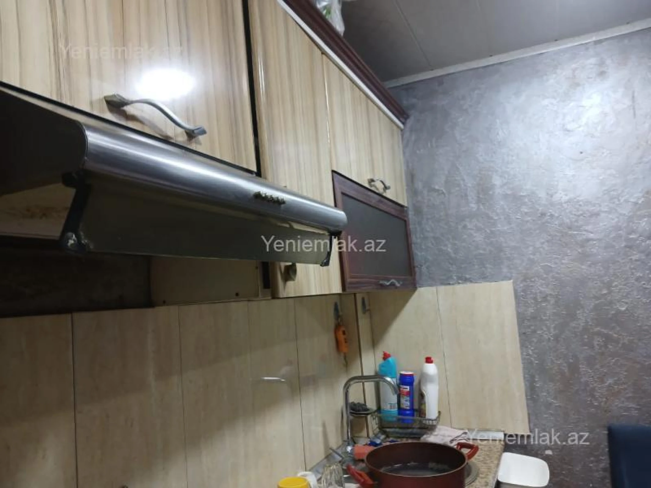 Satılır 5 otaqlı köhnə tikili 100 m²