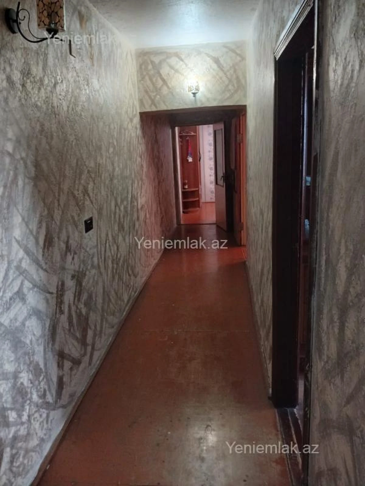 Satılır 5 otaqlı köhnə tikili 100 m²