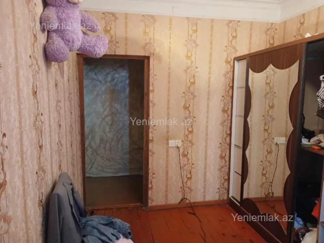 Satılır 5 otaqlı köhnə tikili 100 m²