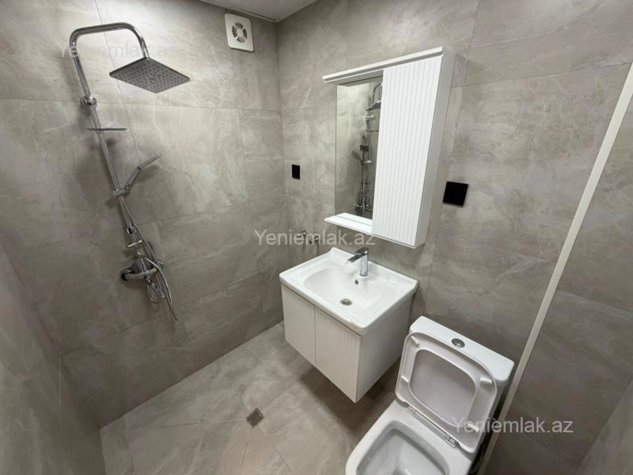 Satılır 3 otaqlı köhnə tikili 40 m²