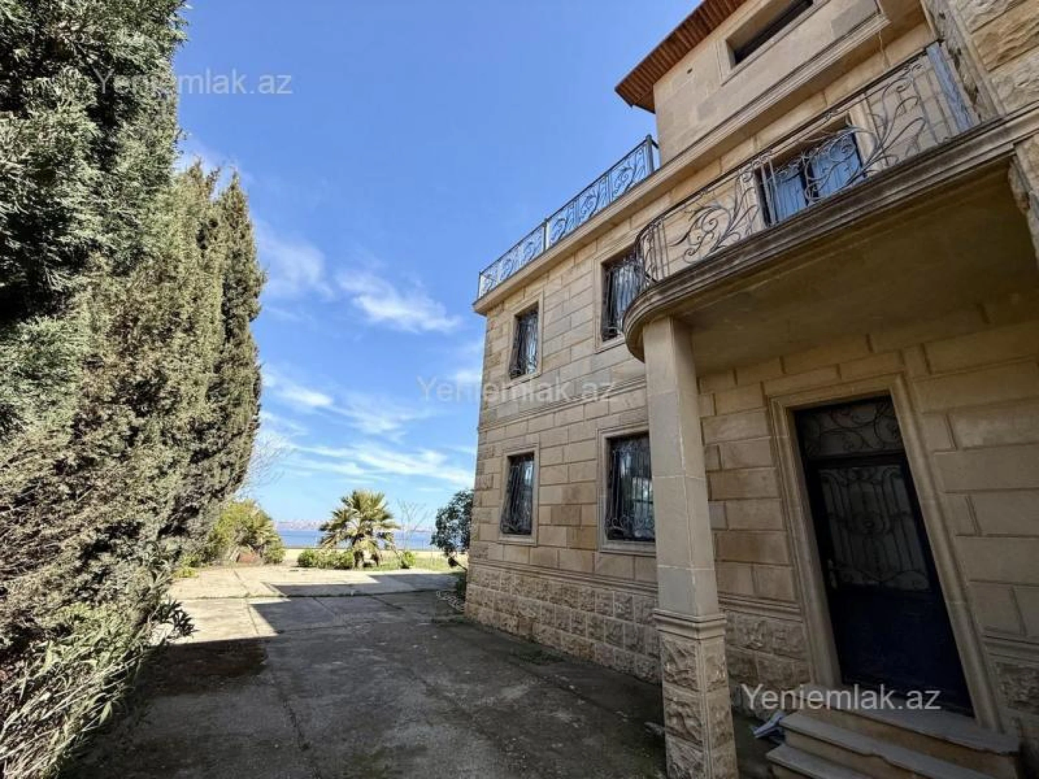 Satılır 9 otaqlı obyekt 800 m²