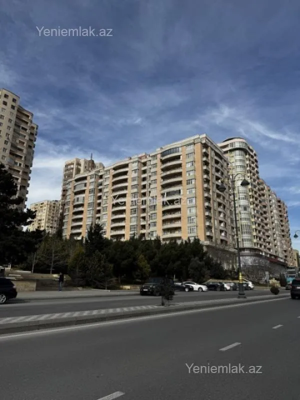 Satılır 4 otaqlı yeni tikili 100 m²